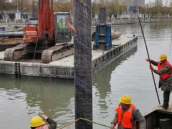 河道灌注樁，拉森樁施工